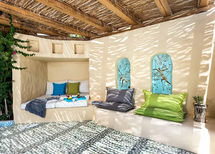 Agalia Luxury Koumpara