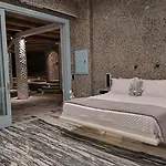 Agalia Luxury *