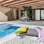 Agalia Luxury *