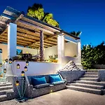 Agalia Luxury