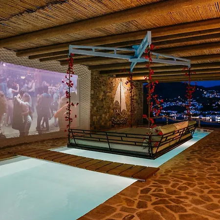 Agalia Luxury Koumpara