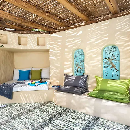 Agalia Luxury Koumpara