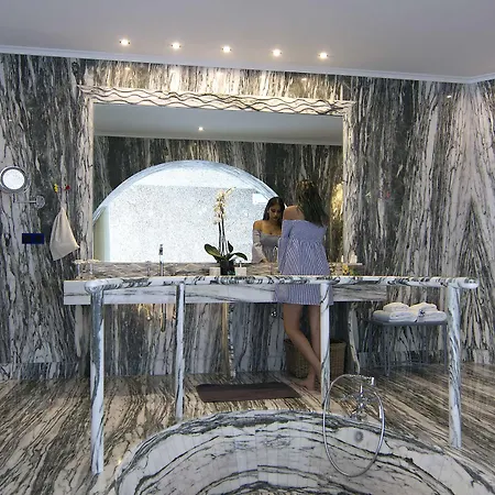 Agalia Luxury * Koumpara