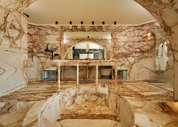 Agalia Luxury Koumpara